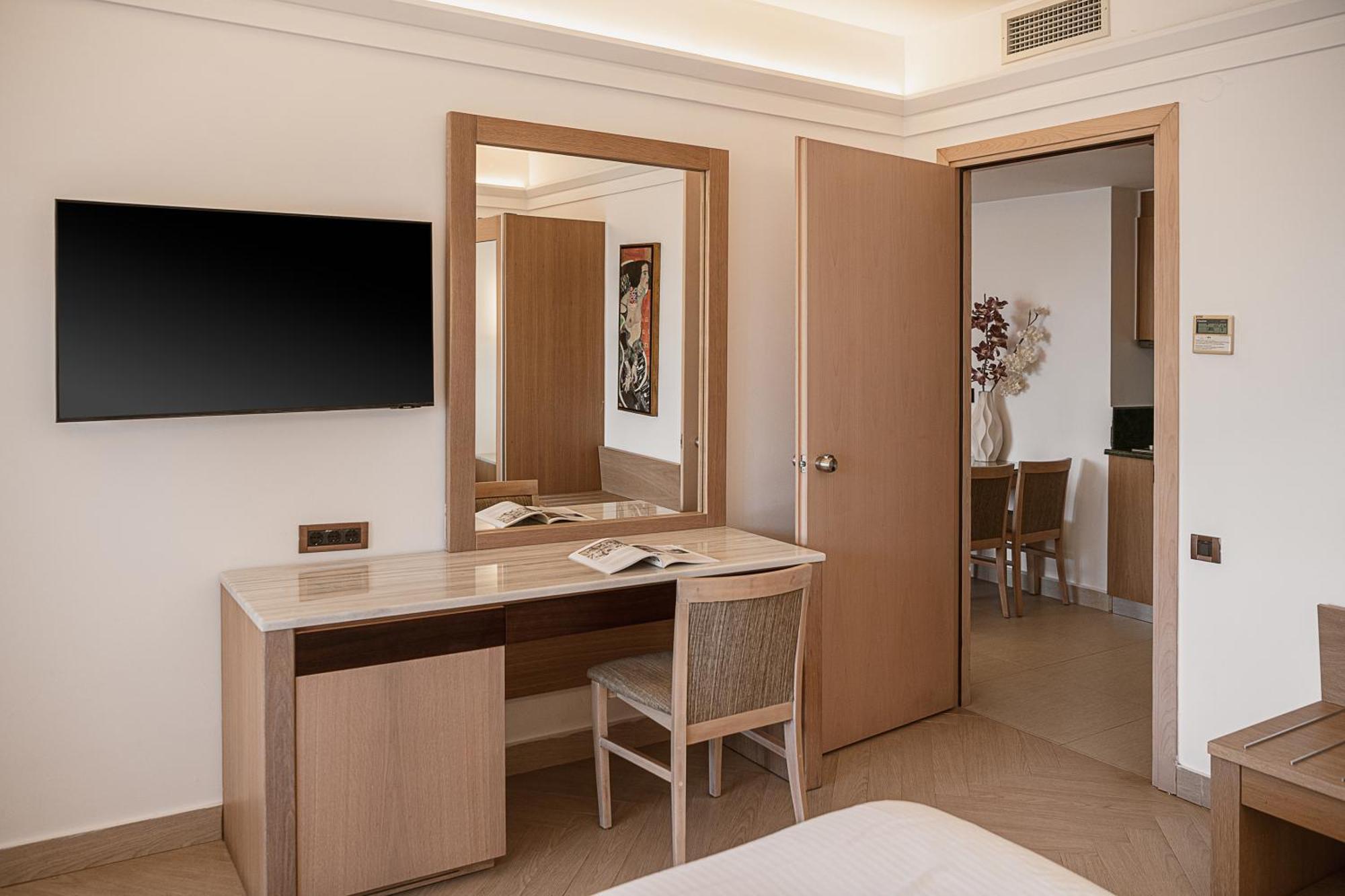 Porto Platanias Beach Resort & Spa Bagian luar foto